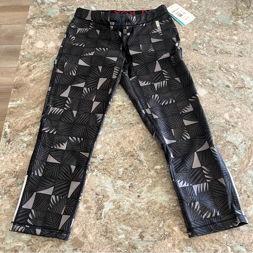 Roxy Stay On Workout Capris S NWT